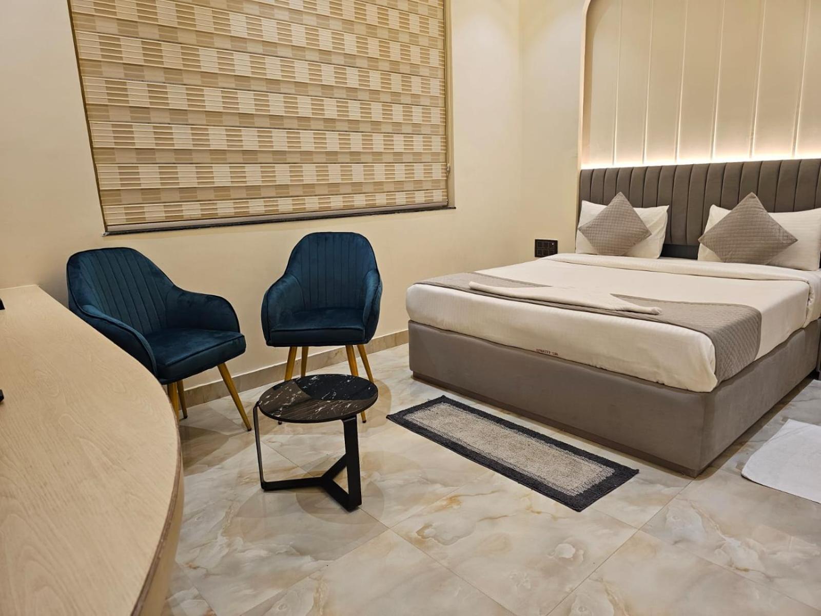 Hotel The Glass House Greater Noida Extérieur photo