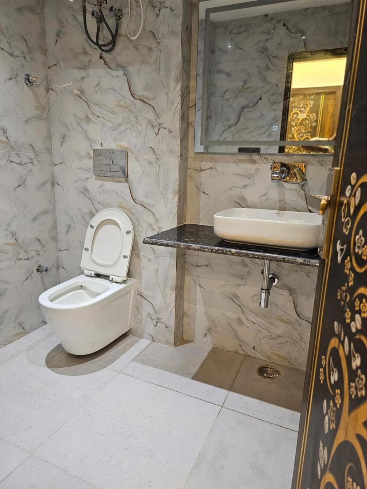Hotel The Glass House Greater Noida Extérieur photo