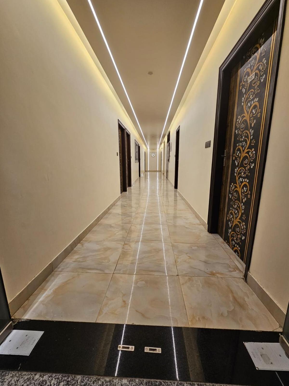 Hotel The Glass House Greater Noida Extérieur photo