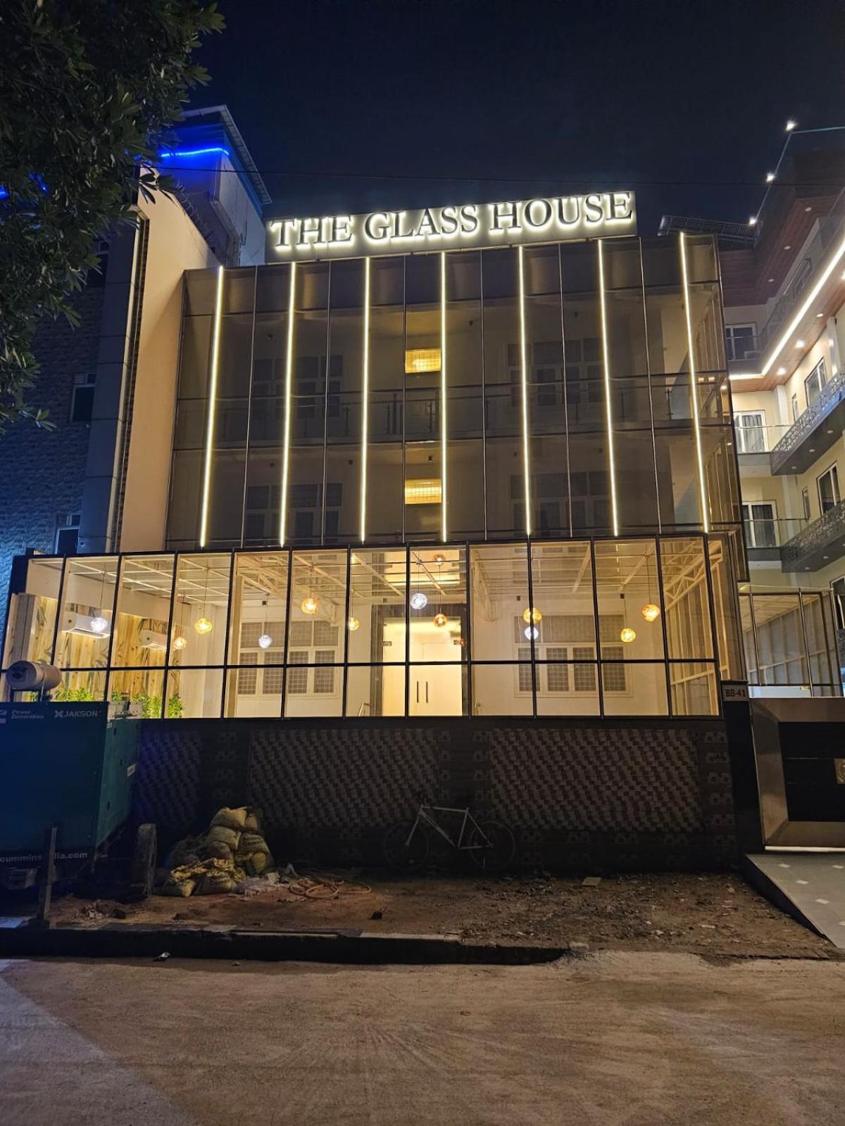 Hotel The Glass House Greater Noida Extérieur photo